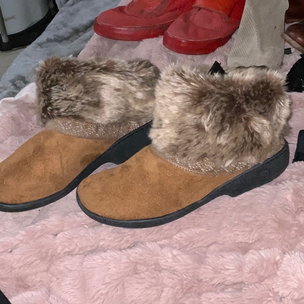Isotoner faux fur slipper boots